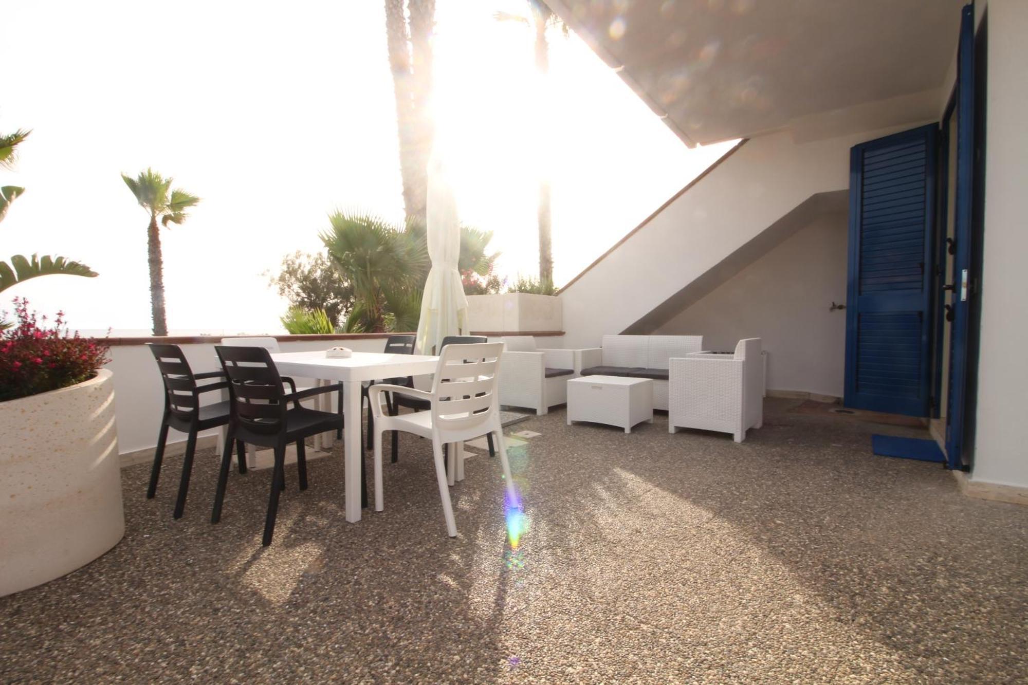 Residence Mare Azzurro Torre San Giovanni Ugento Eksteriør billede