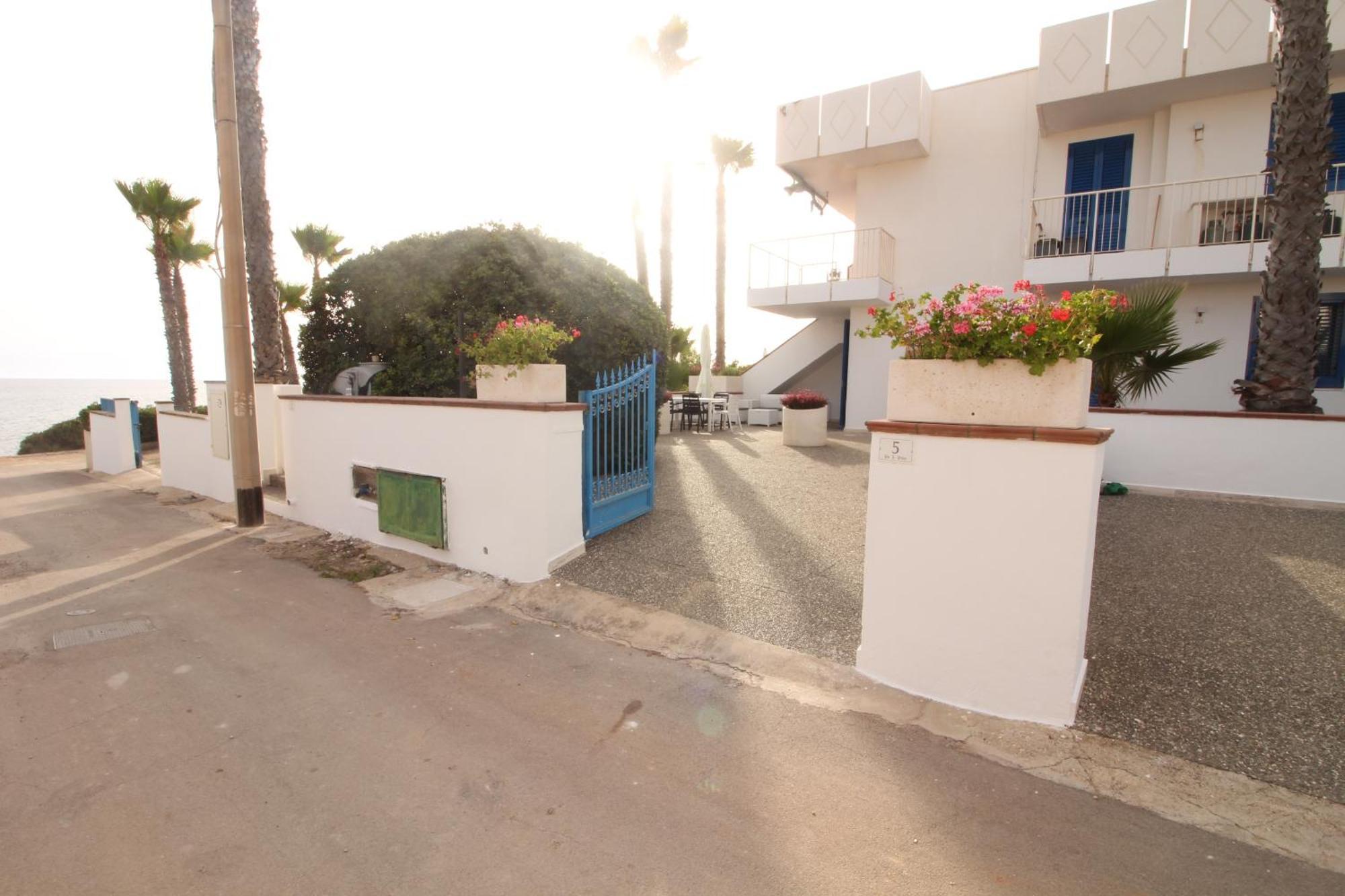 Residence Mare Azzurro Torre San Giovanni Ugento Eksteriør billede