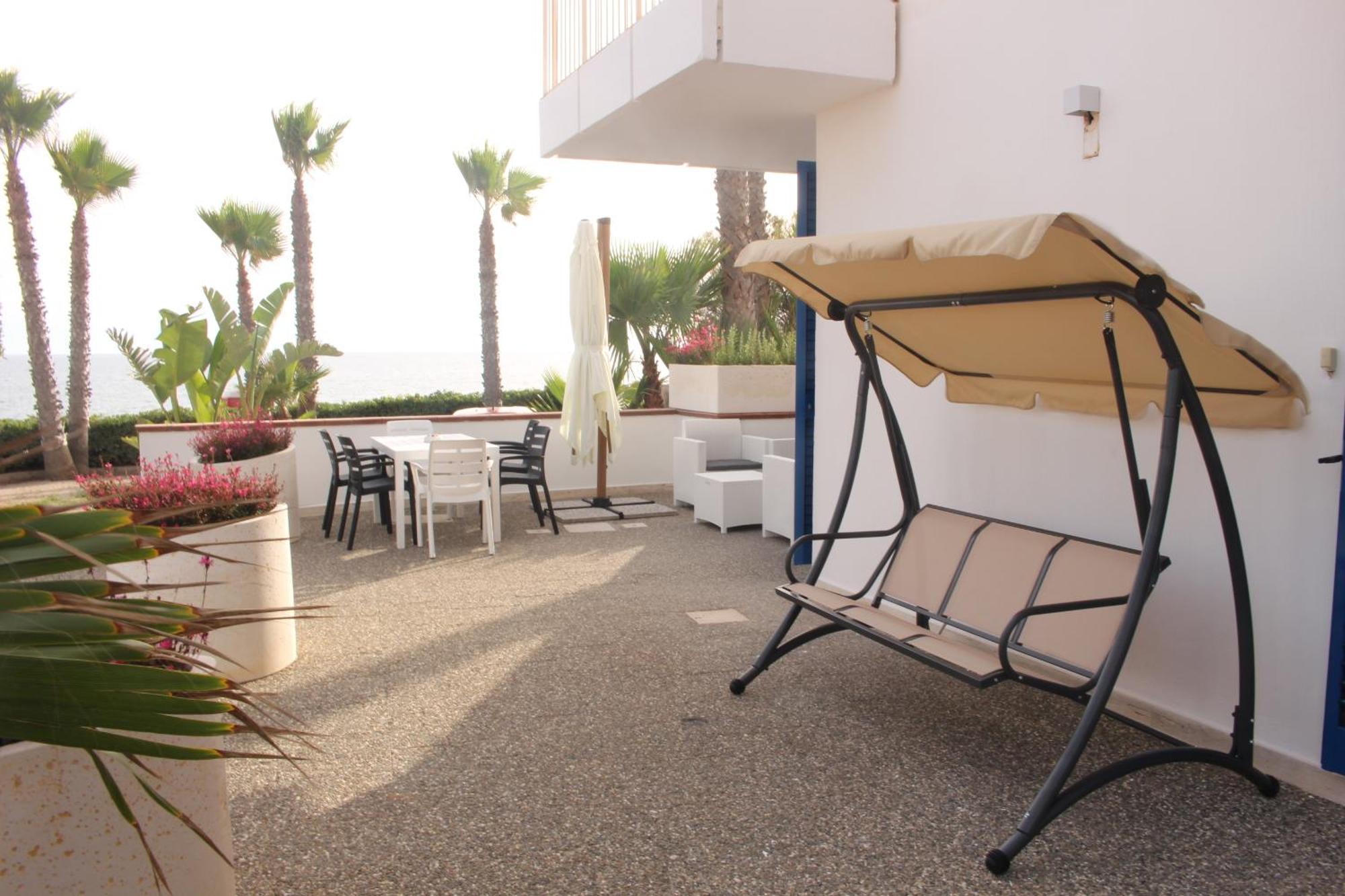 Residence Mare Azzurro Torre San Giovanni Ugento Eksteriør billede