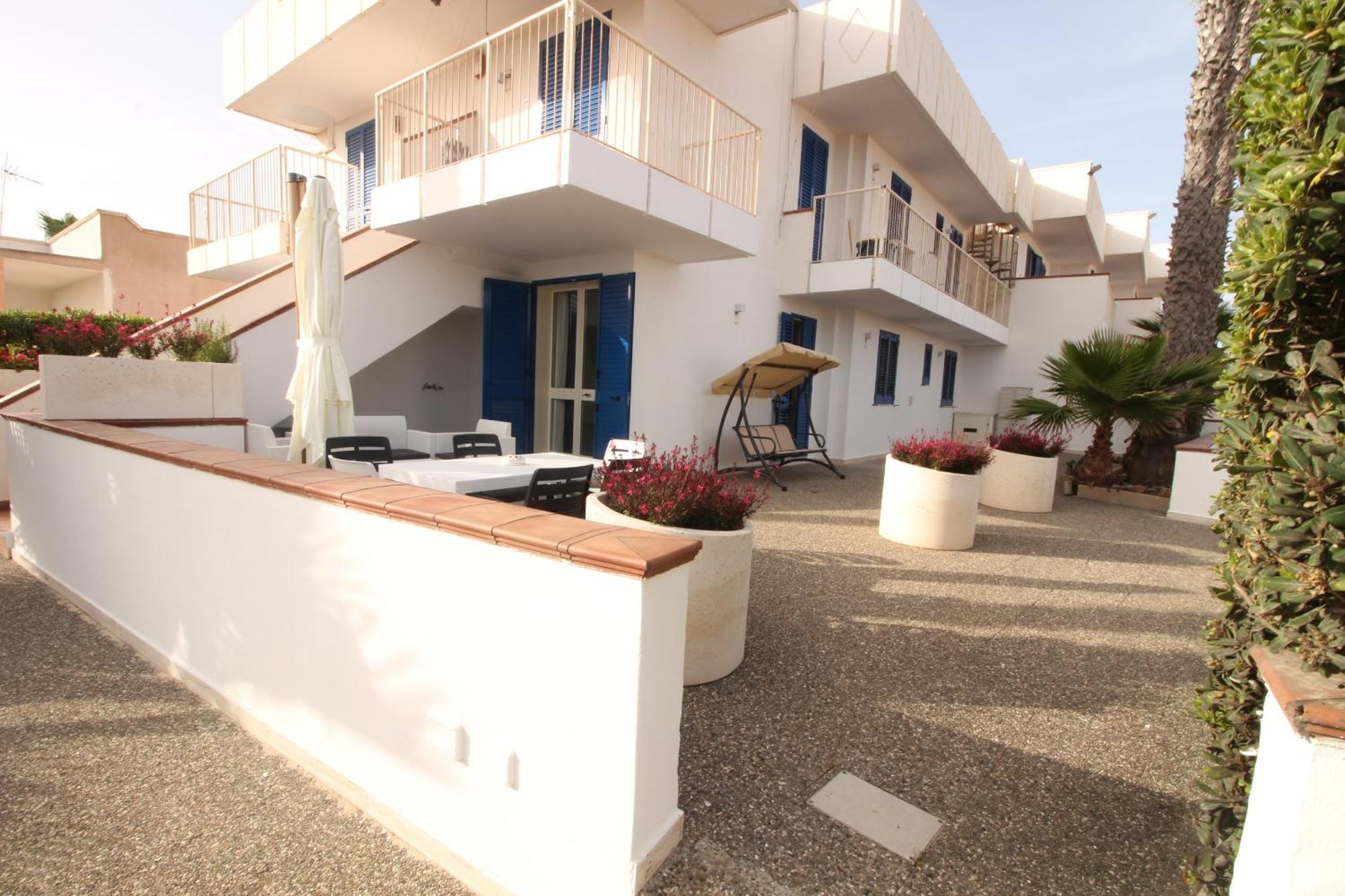 Residence Mare Azzurro Torre San Giovanni Ugento Eksteriør billede