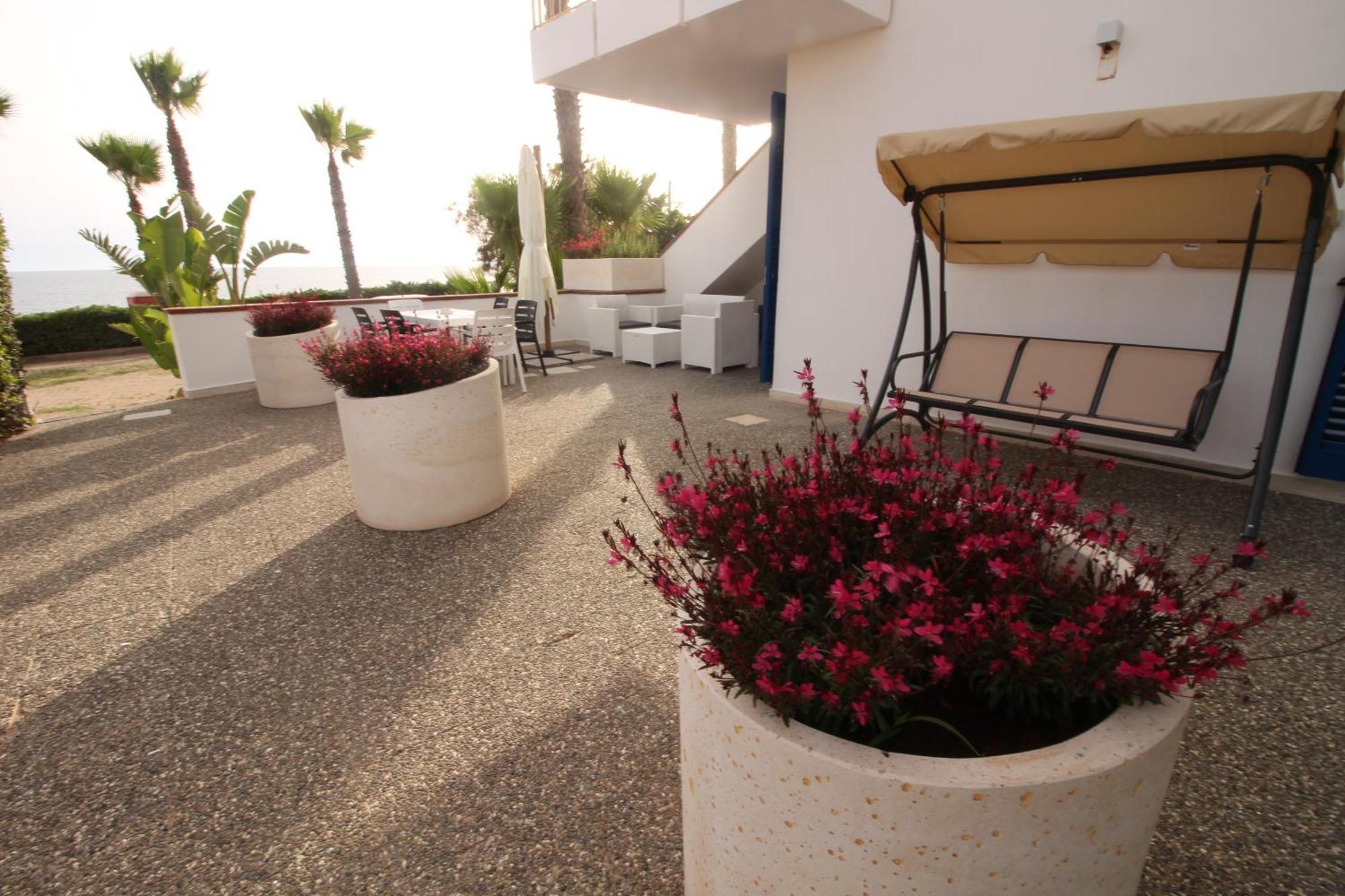 Residence Mare Azzurro Torre San Giovanni Ugento Eksteriør billede