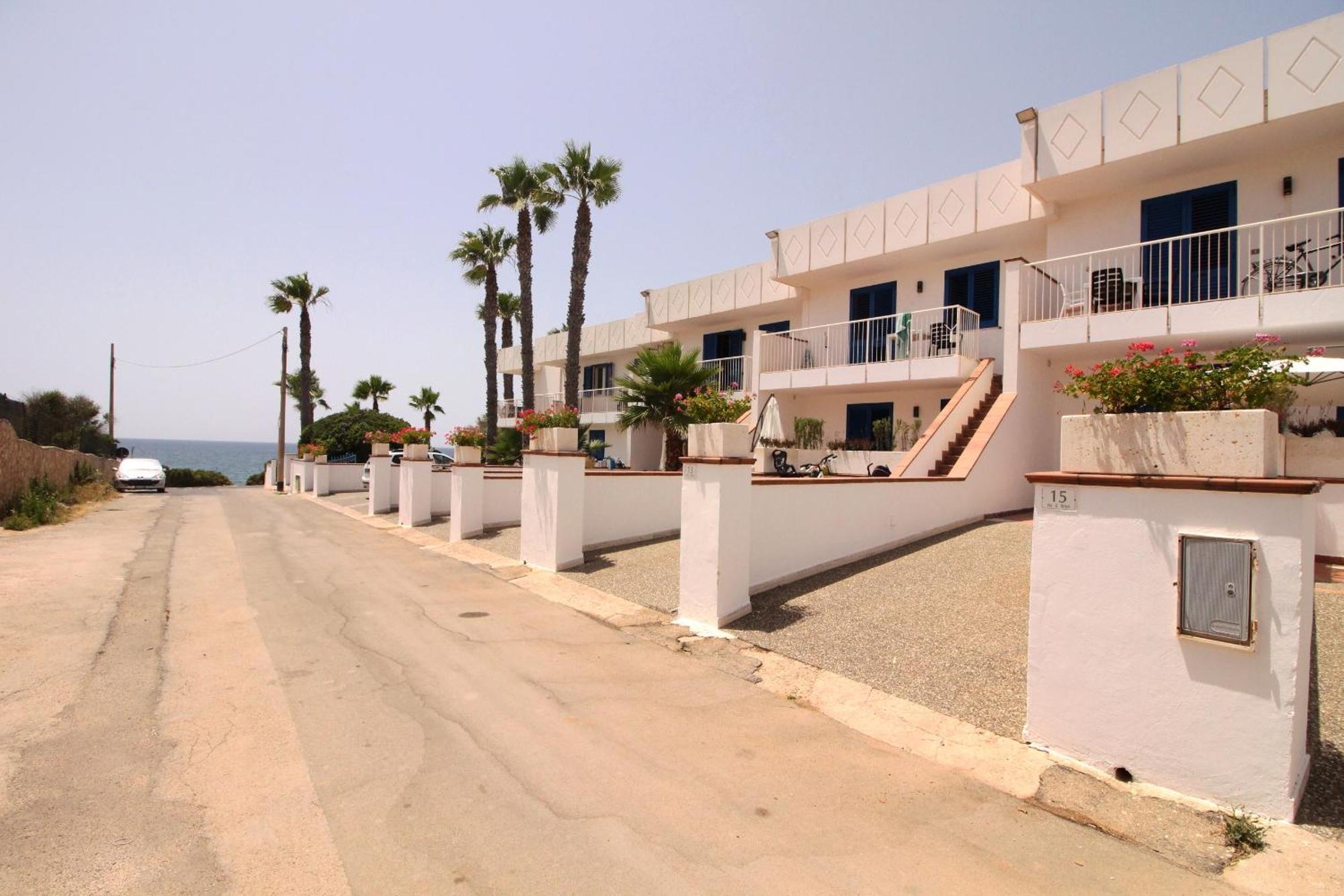 Residence Mare Azzurro Torre San Giovanni Ugento Eksteriør billede
