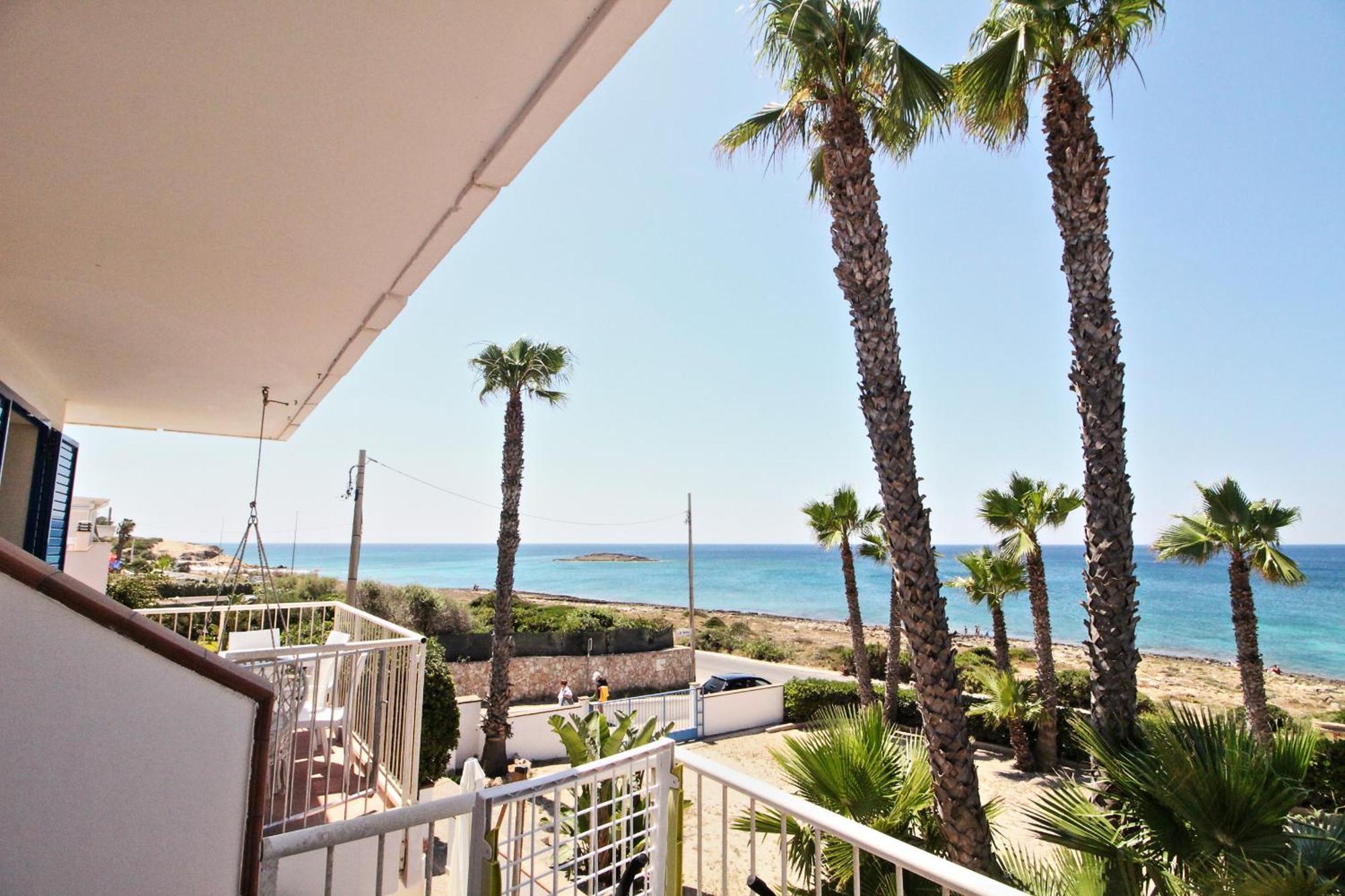 Residence Mare Azzurro Torre San Giovanni Ugento Eksteriør billede