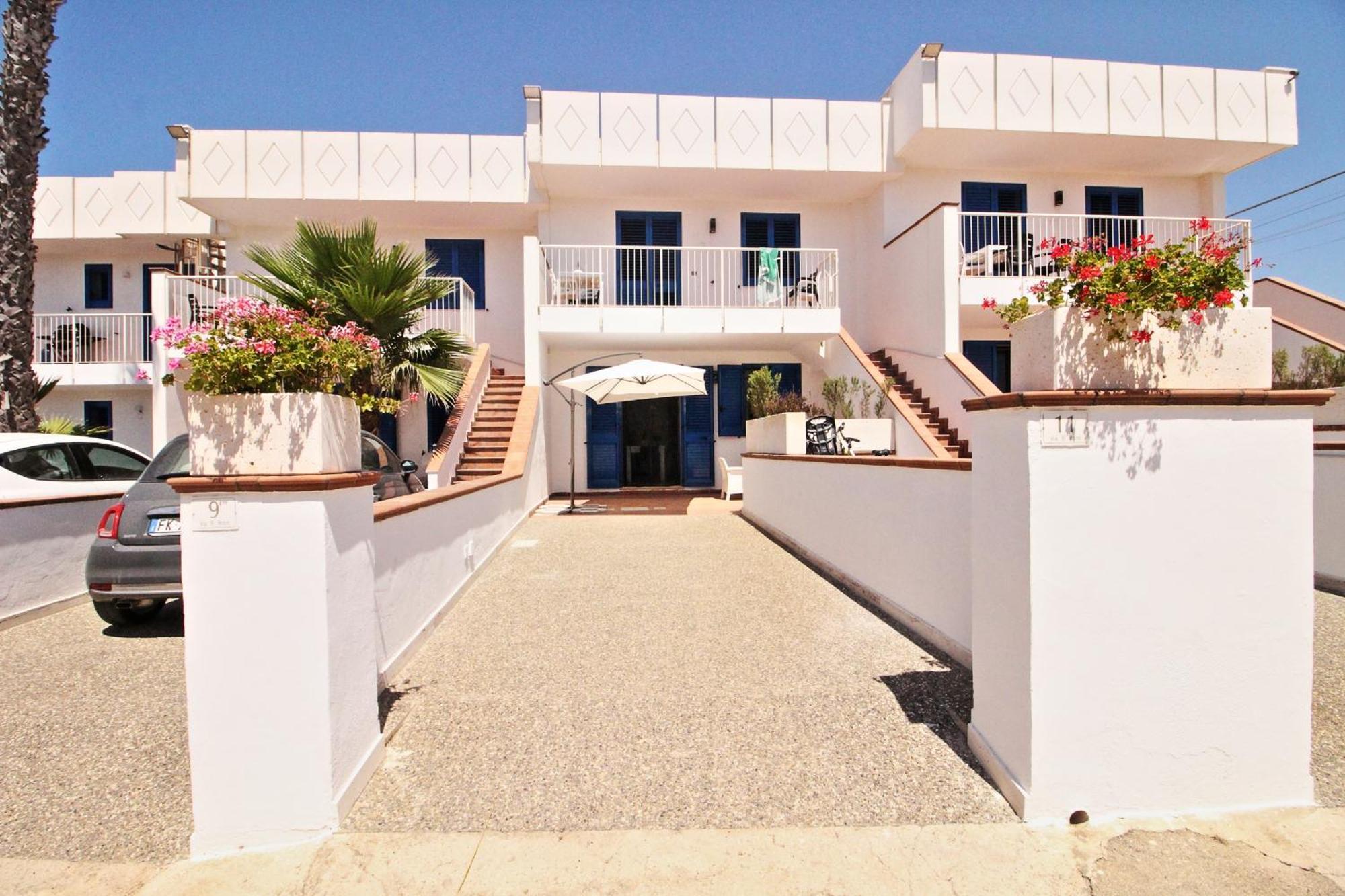 Residence Mare Azzurro Torre San Giovanni Ugento Eksteriør billede